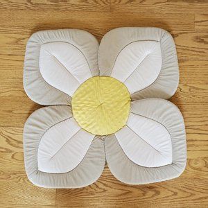 Blooming Bath for Babies - Bath Flower Pillow EUC